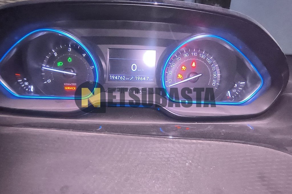 Peugeot 2008 1.6 e-HDi 2013