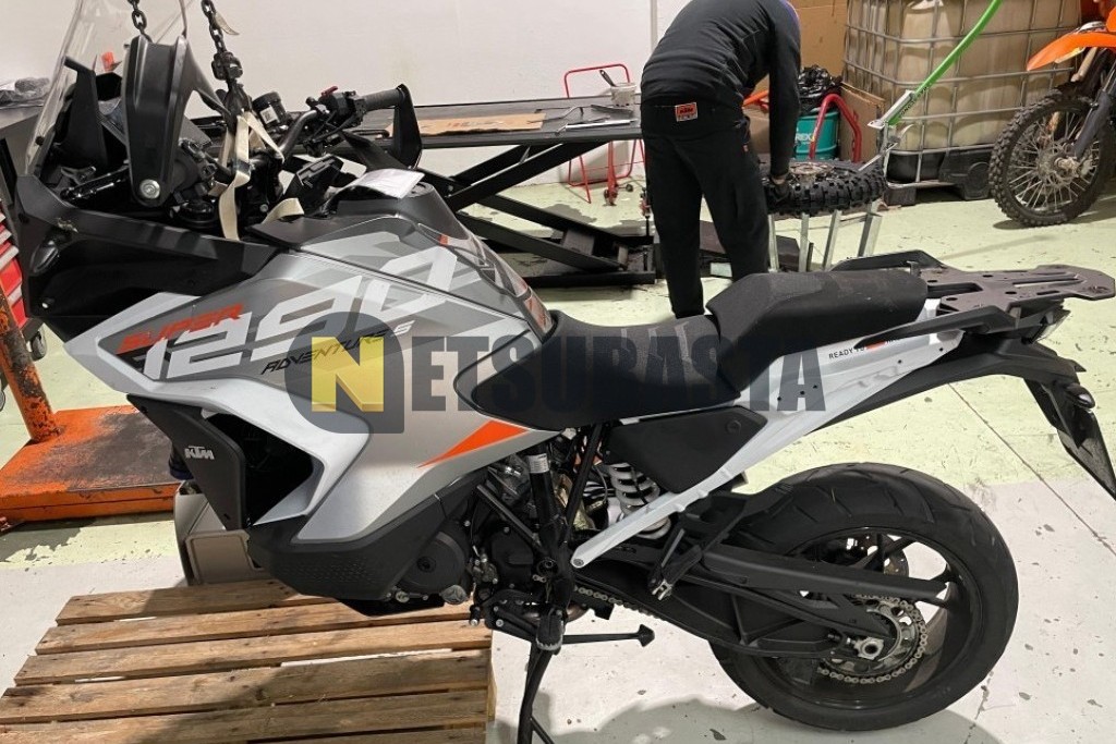 KTM 1290 Super Adventure S 2025