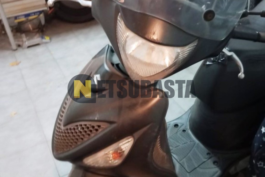 Suzuki Sixteen 125 2010