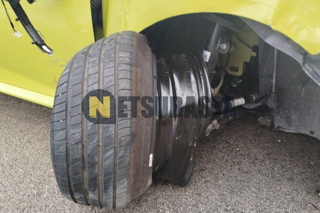 Peugeot 208 1.2 Hybrid e-DCS6 2025