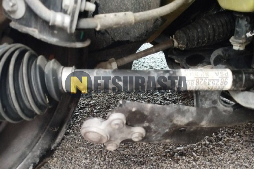 Peugeot 208 1.2 Hybrid e-DCS6 2025