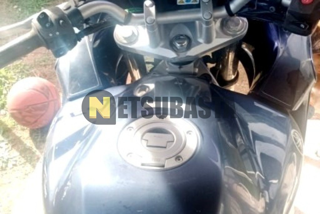 Yamaha FZS 600 Fazer 2004