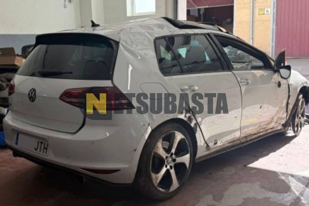 Volkswagen Golf GTI 2.0 TSI BMT DSG 6 vel. 2016