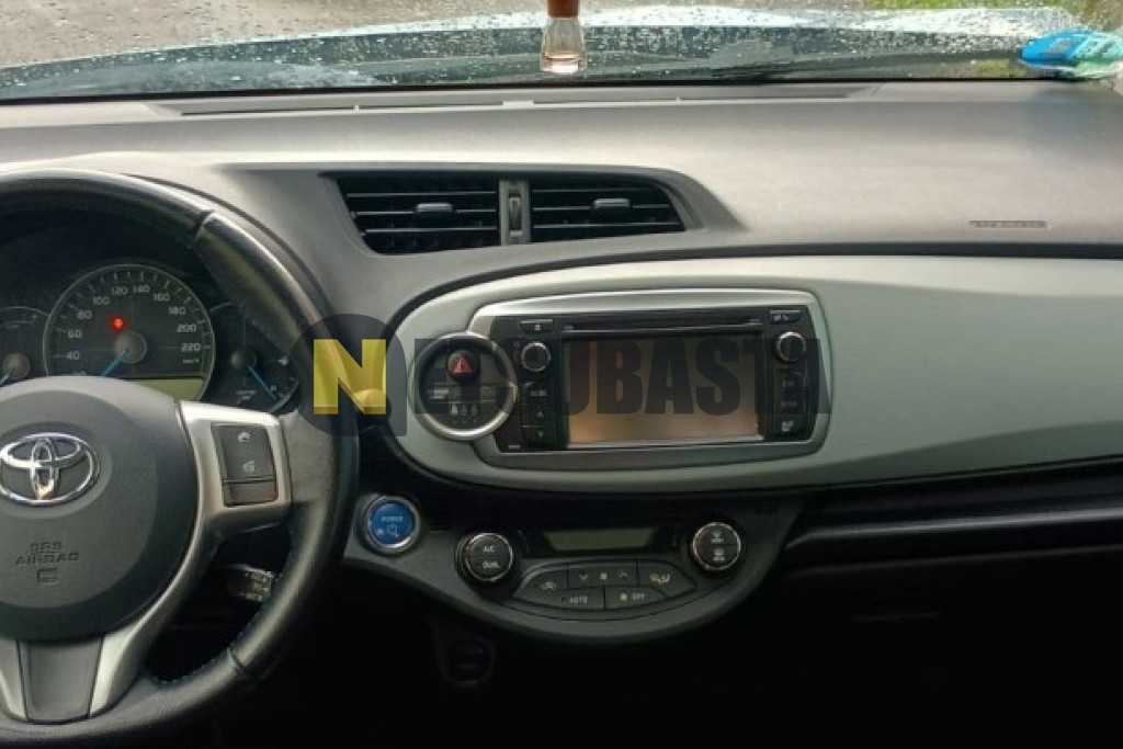 Toyota Yaris 1.5 Híbrido 2012