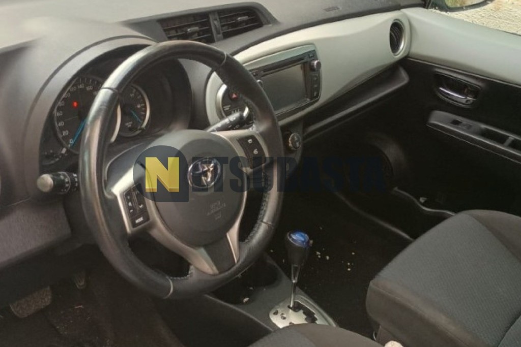 Toyota Yaris 1.5 Híbrido 2012