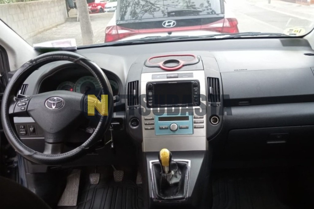 Toyota Corolla Verso 1.8 VVT-i 2005