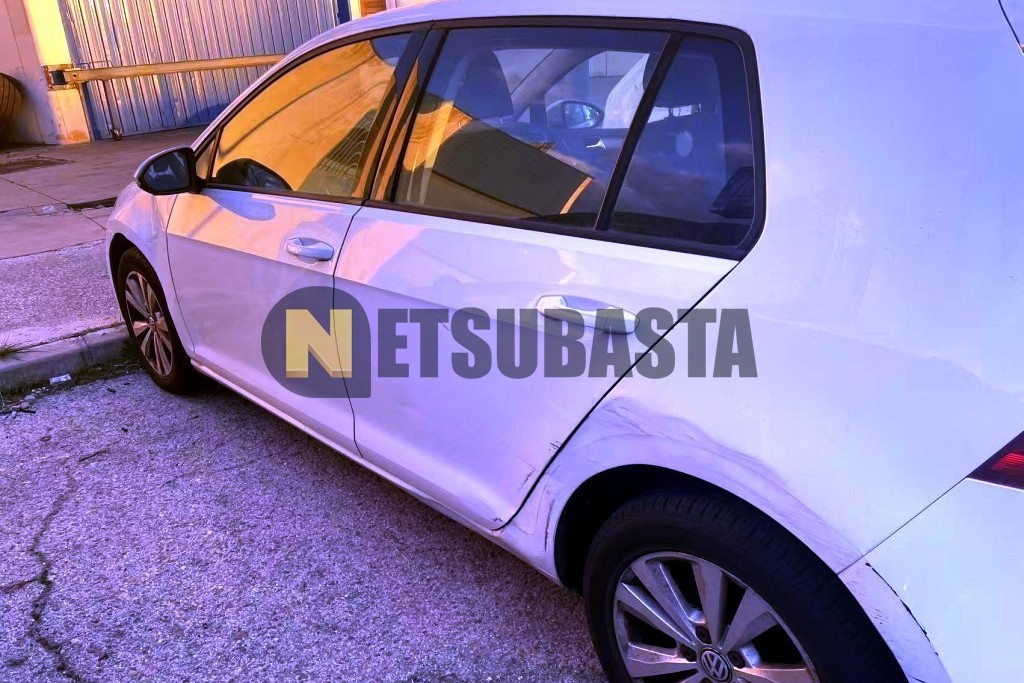 Volkswagen Golf 1.6 TDI DSG 7 vel. 2013