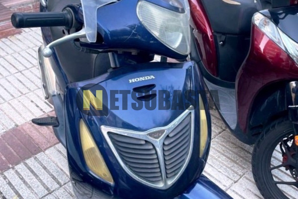 Honda SCOOPY SH150i 2004