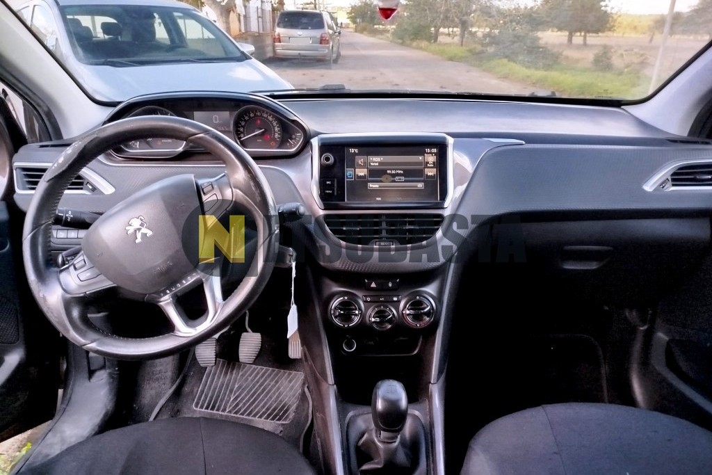 Peugeot 2008 1.2 VTi 2014