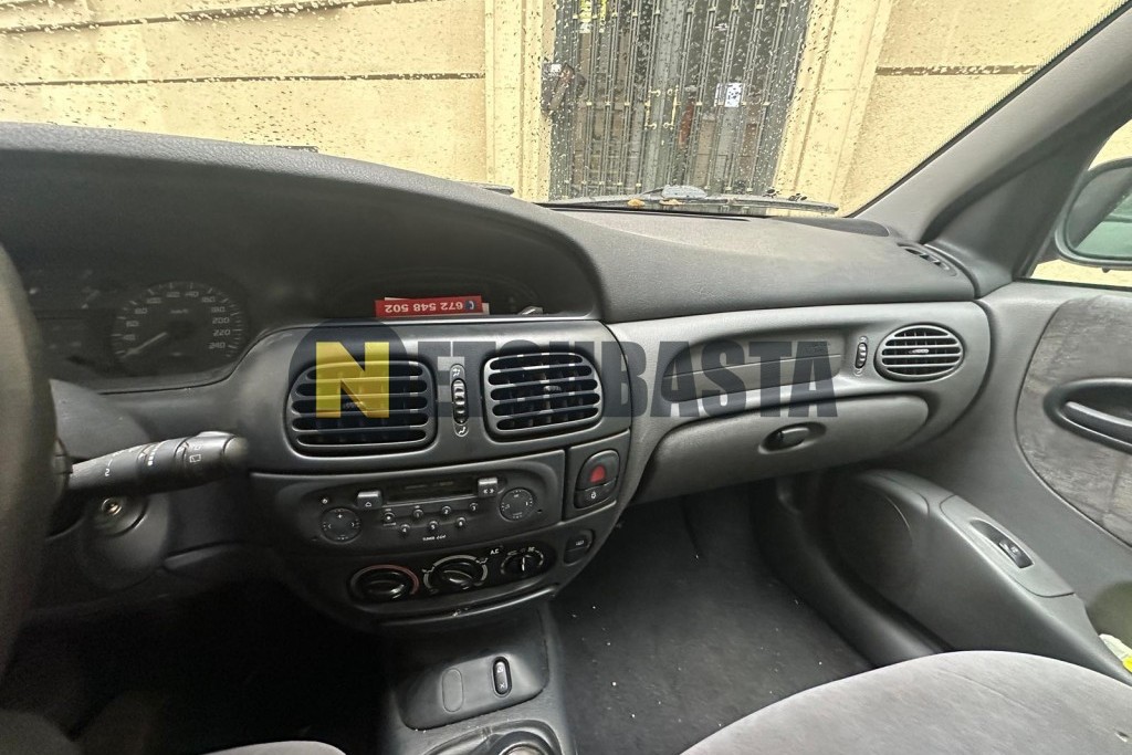 Renault Megane 1.4 16V 2000