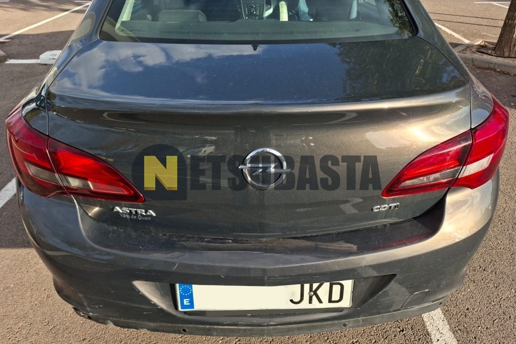 Opel Astra Sedán 1.6 CDTi 2015