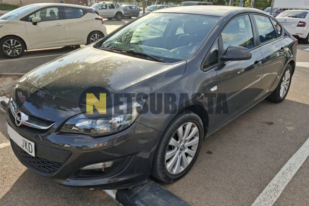 Opel Astra Sedán 1.6 CDTi 2015