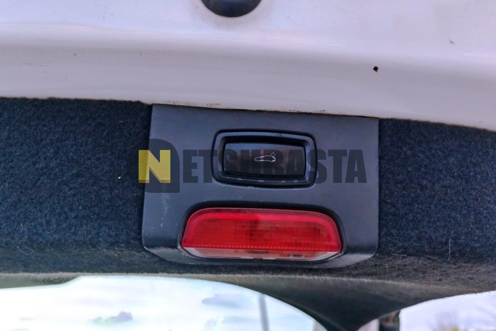 Porsche Cayenne S Hybrid 2011