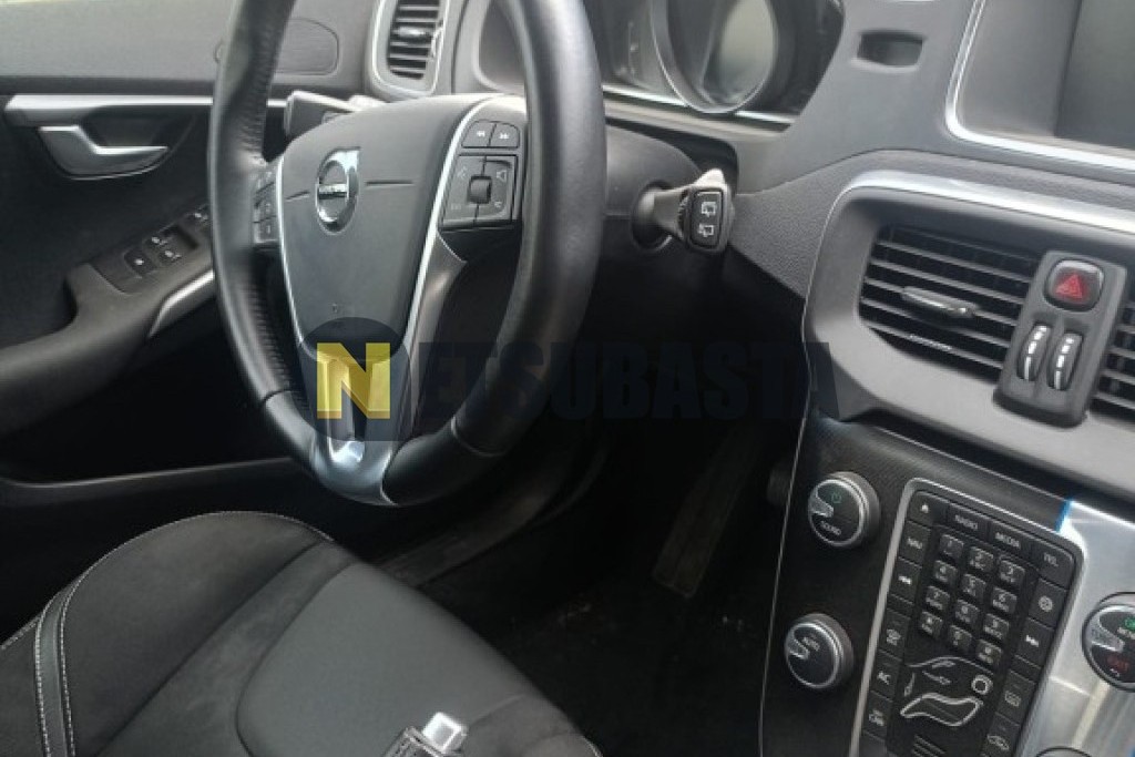 Volvo V40 T2 2019