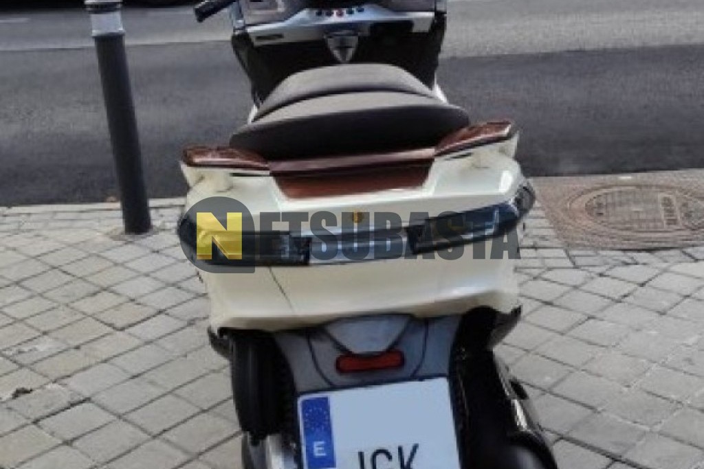 Piaggio X10 350 Executive 2015