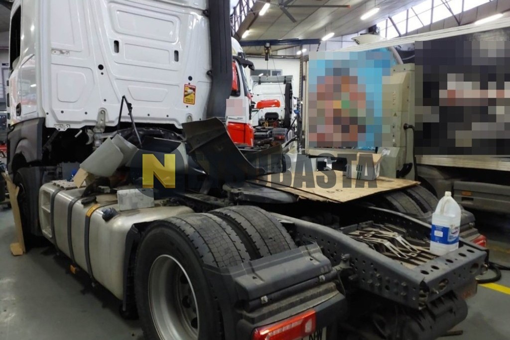 Mercedes-Benz Actros 1848 LS 2021