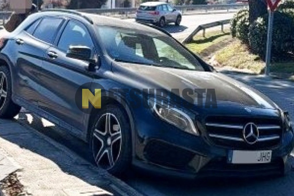 Mercedes-Benz GLA 220 CDI 4MATIC 7G-DCT 2015