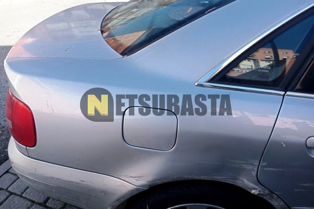 Audi A4 2.5 TDI quattro 2000