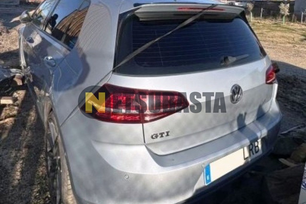 Volkswagen Golf GTI 2.0 TSI BMT DSG 6 vel. 2013