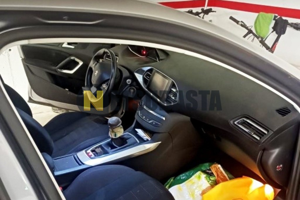 Peugeot 308 1.6 BlueHDi 2016