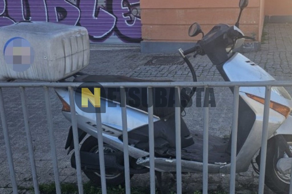 Honda SCV 100 LEAD 2005