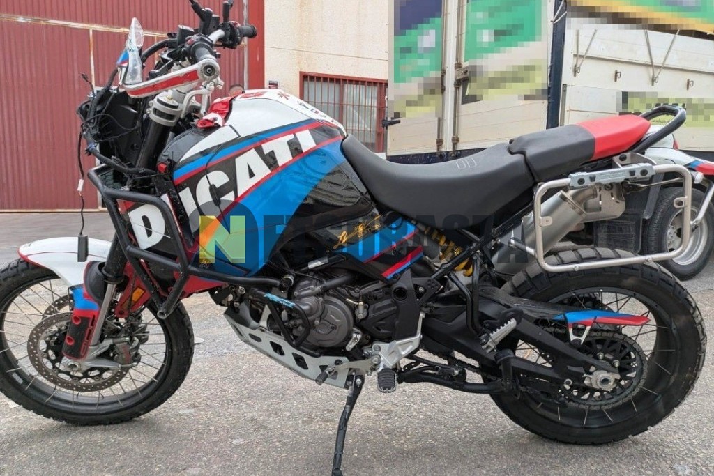 Ducati DesertX Discovery 2025