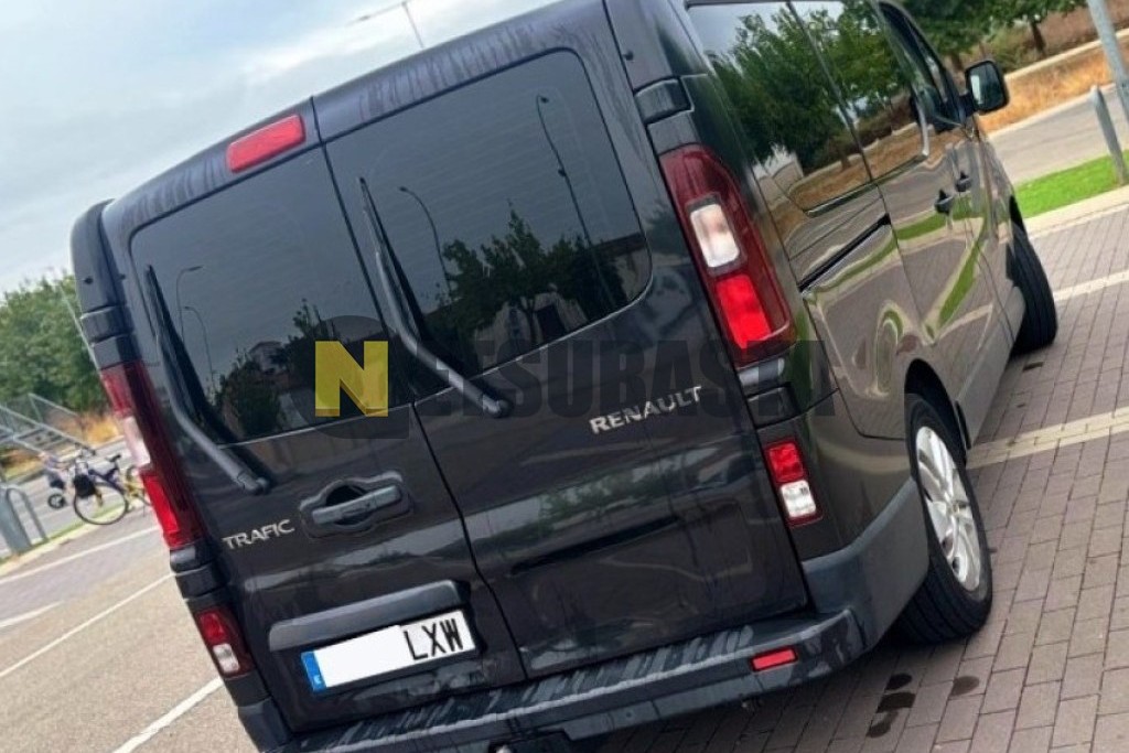 Renault Trafic Passenger 9 dCi 145 Twin Turbo 2015