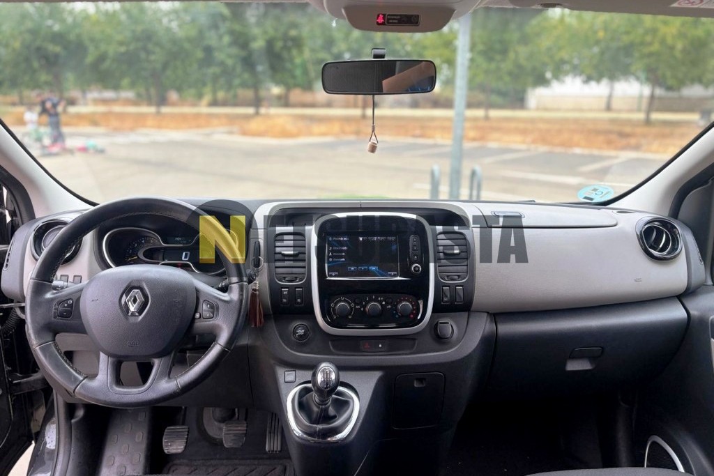 Renault Trafic Passenger 9 dCi 145 Twin Turbo 2015