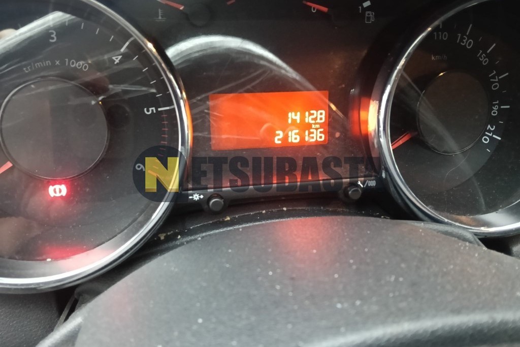 Peugeot 5008 1.6 BlueHDi 2014