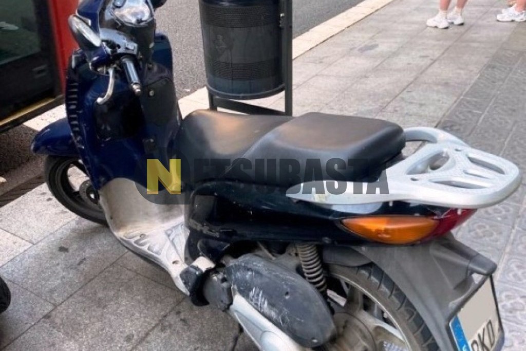 Honda Scoopy SH 125 2001