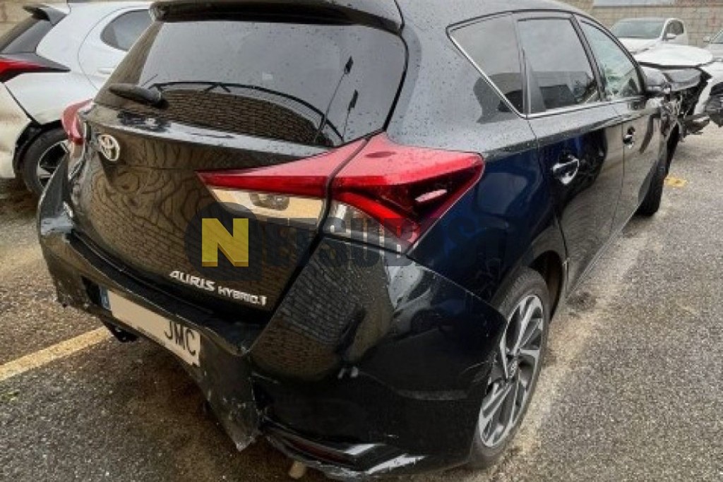 Toyota Auris 140H e-CVT 2016