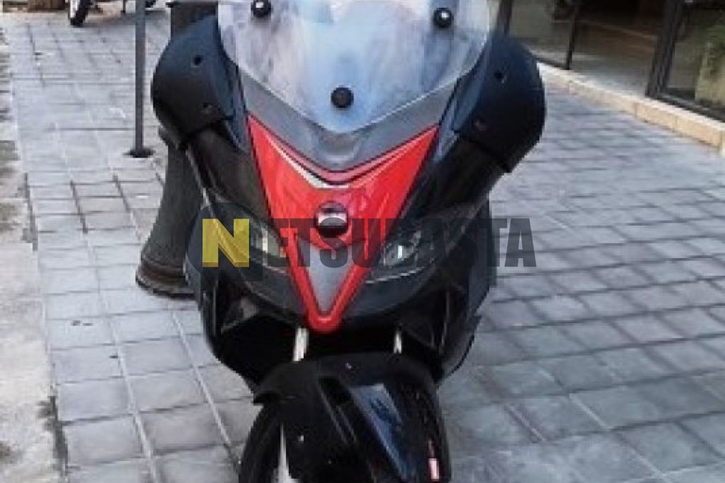 Aprilia SR Max 125 2013