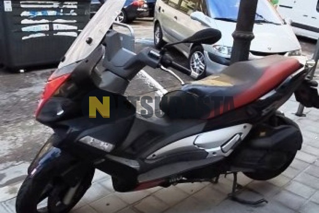 Aprilia SR Max 125 2013