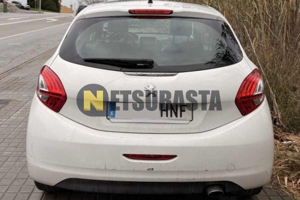 Peugeot 208 1.2 VTi 2012