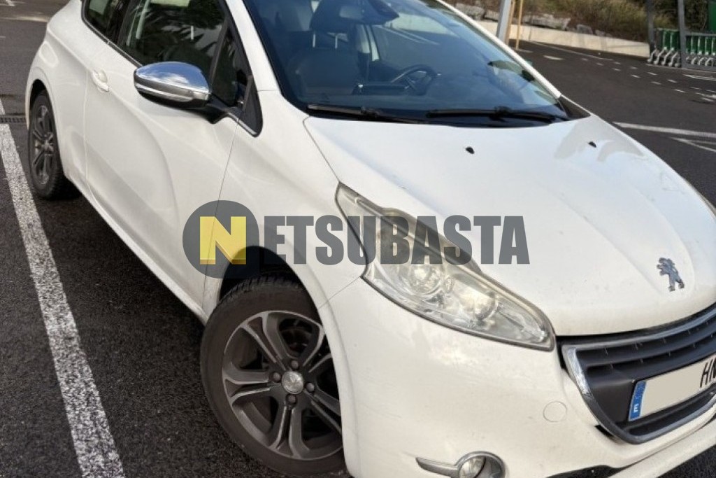 Peugeot 208 1.2 VTi 2012