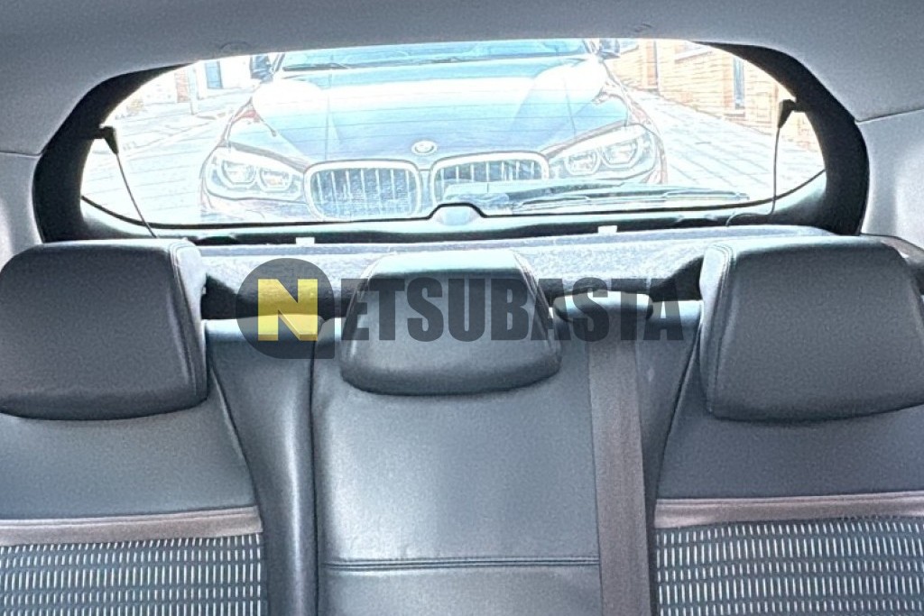 Peugeot 208 1.2 VTi 2012