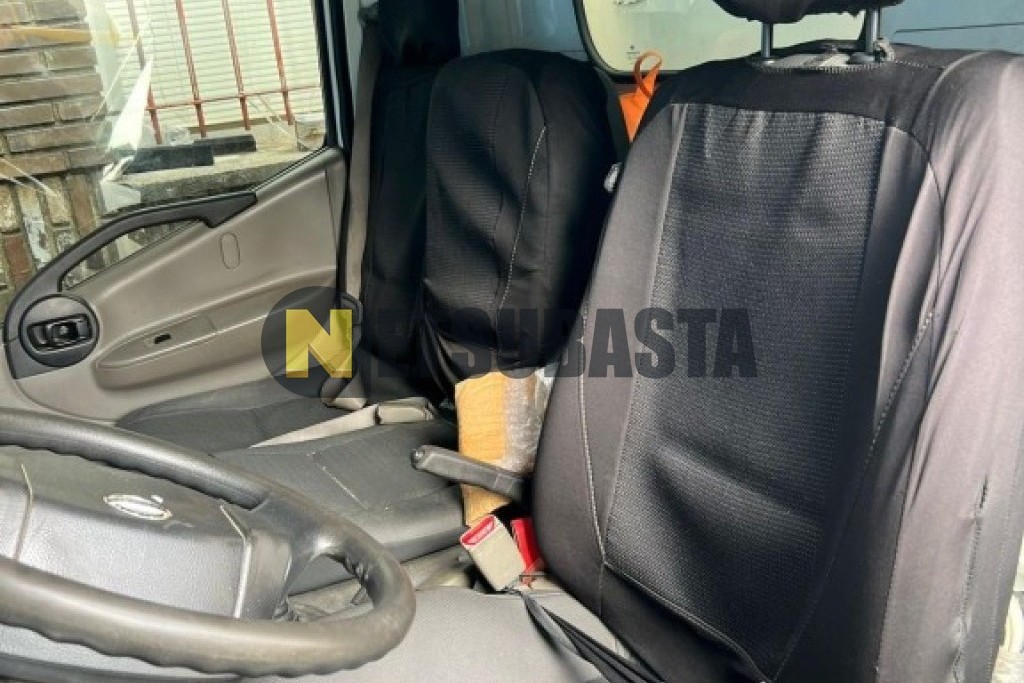 Nissan NT 400 CABSTAR 2015