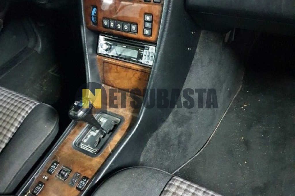 Mercedes-Benz 300 CE 24 1991