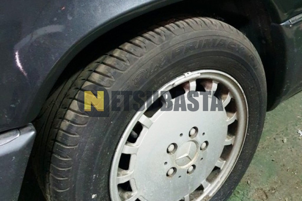 Mercedes-Benz 300 CE 24 1991