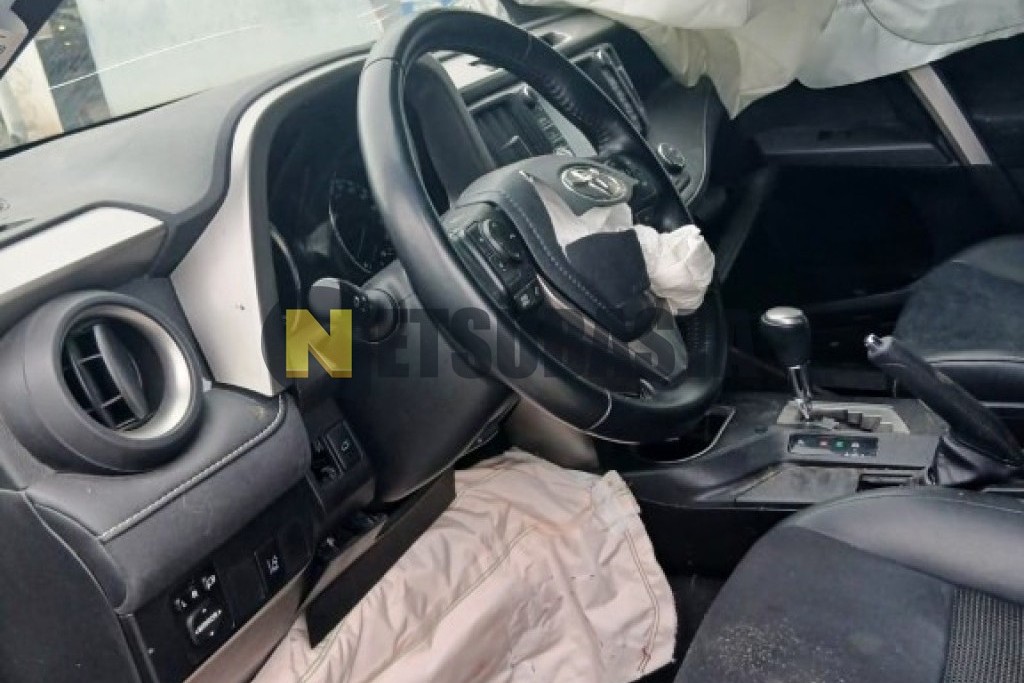 Toyota RAV4 hybrid 2WD 2018