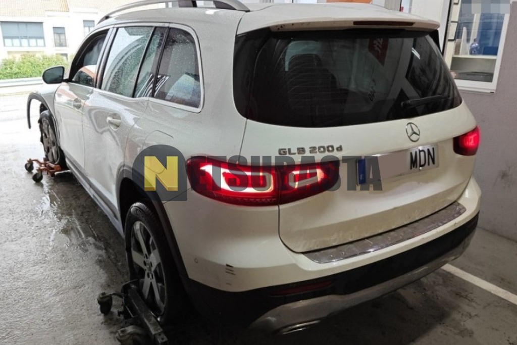 Mercedes-Benz GLB 200 d 2023