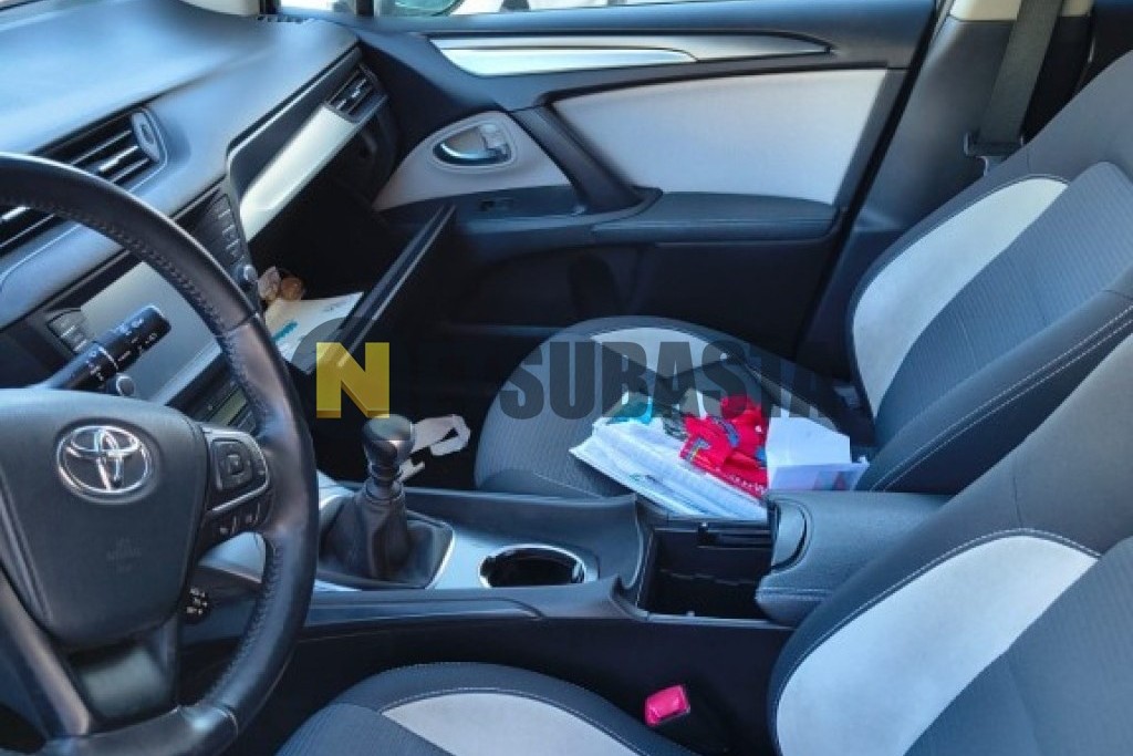 Toyota Avensis Touring 150D 2015