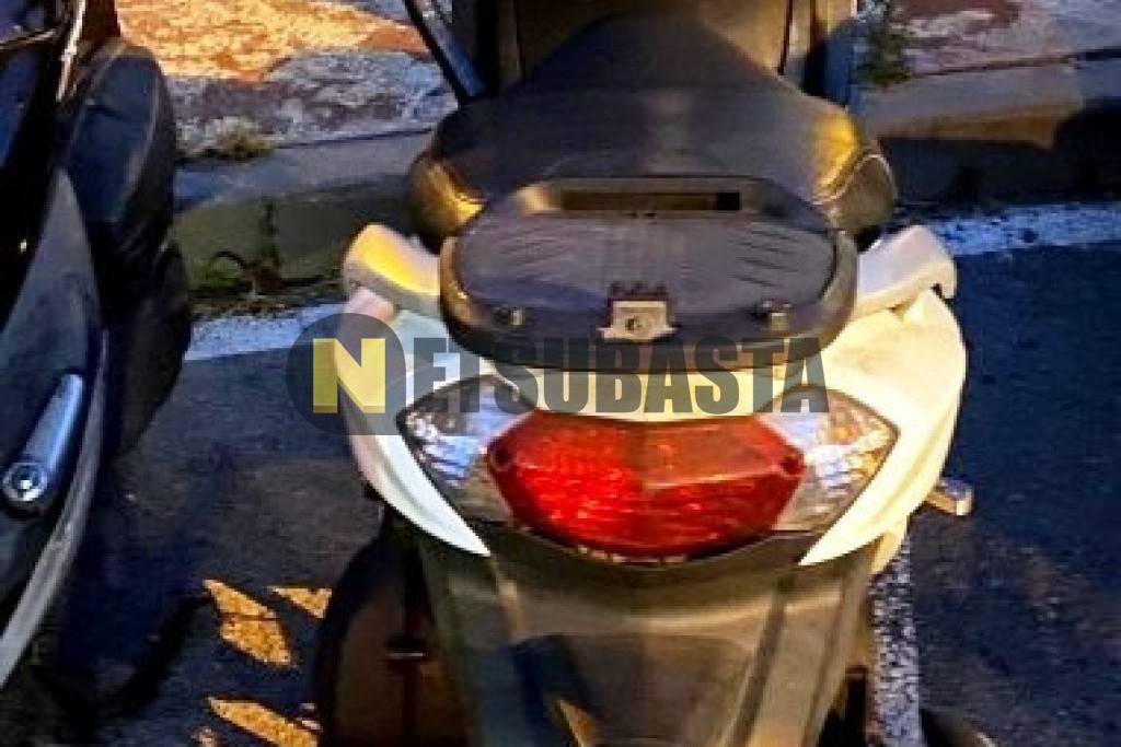 Peugeot Tweet 125 2015