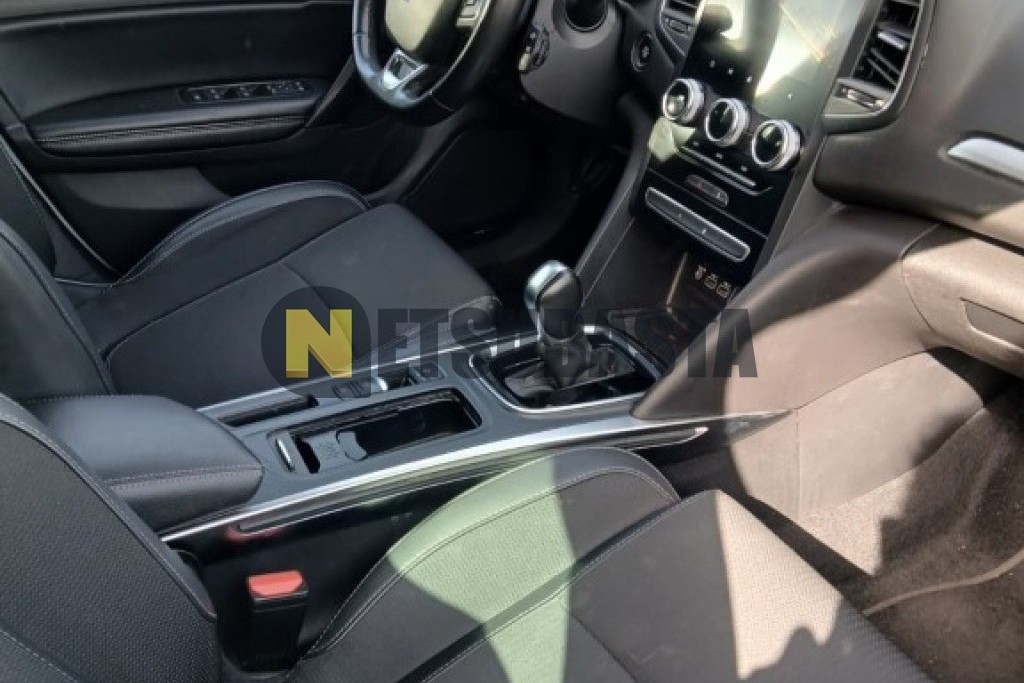 Renault Megane Sport Tourer E-TECH Híbrido enchufable 2021