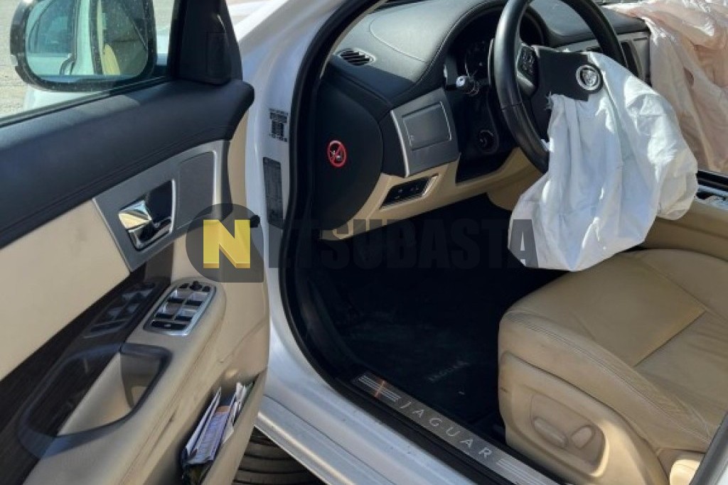 Jaguar XF 2.2D 2013