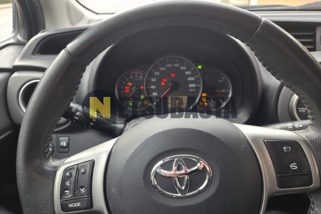 Toyota Yaris 1.3 2011