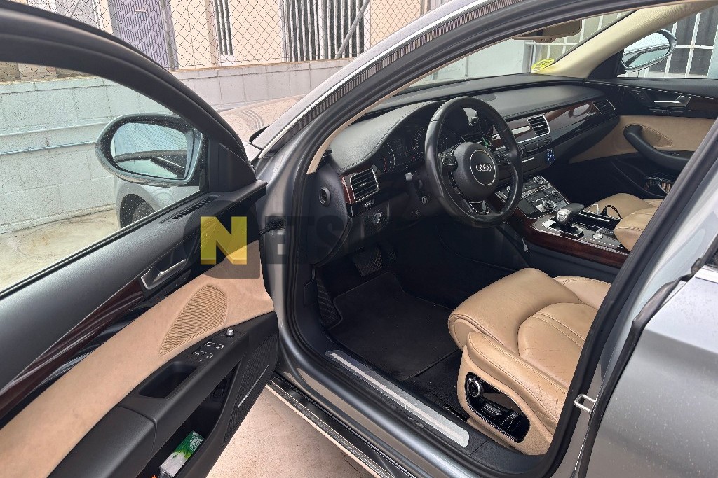 Audi A8 3.0 TDI quattro tiptronic 8 vel. 2012