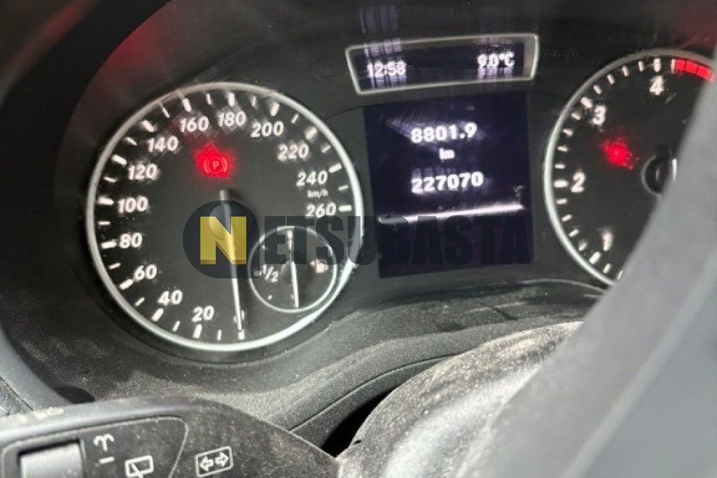 Mercedes-Benz B 200 CDI BlueEFFICIENCY 2012