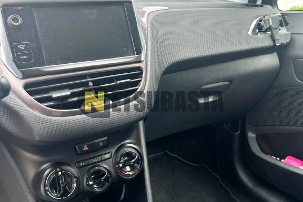 Peugeot 2008 1.2 VTi 2014