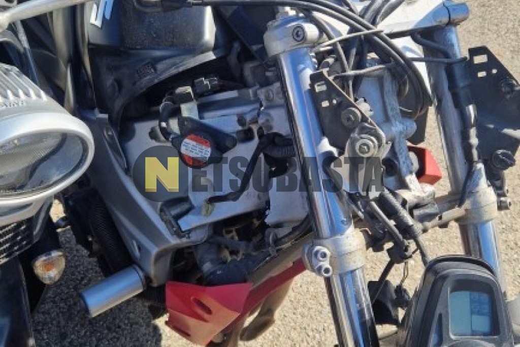 Suzuki GSR 600 2006